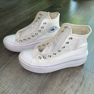 Converse Women’s Size 7 White Platform Sneakers